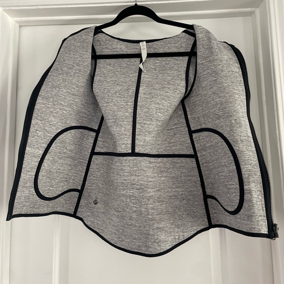 Lululemon Insculpt Reversible Vest - Picture 3 of 4